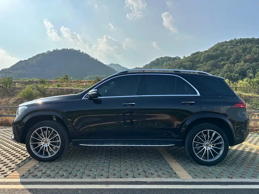 Mercedes-Benz GLE (Import) — миниатюра 4