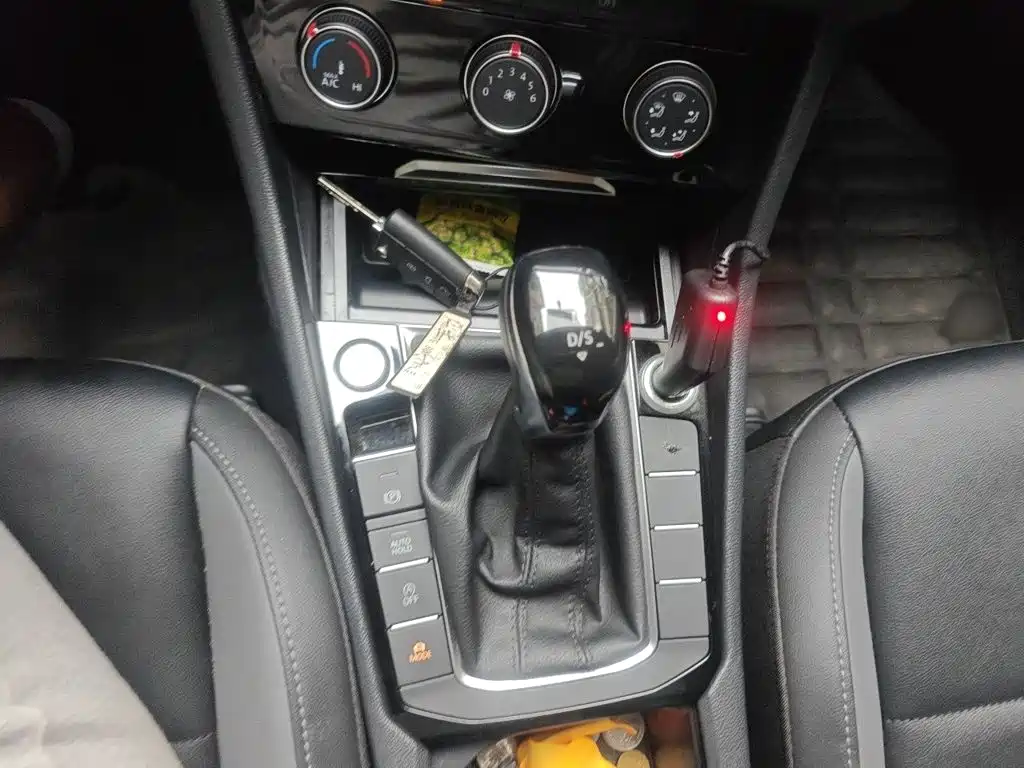 Volkswagen Sagitar — миниатюра 7