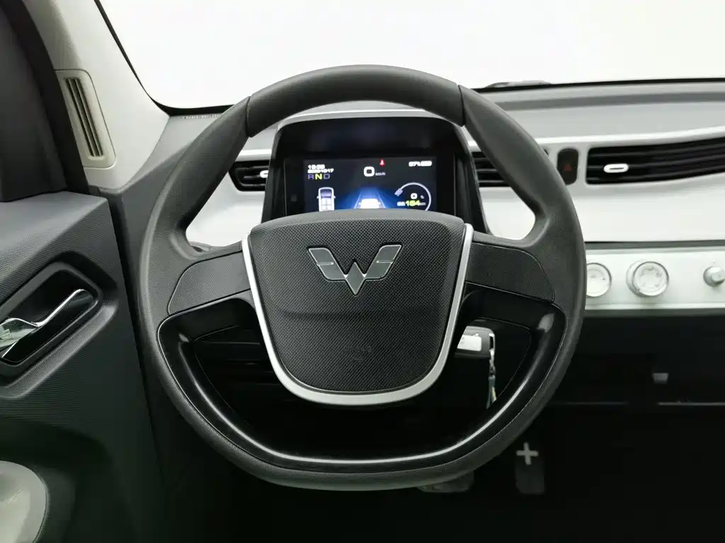 Wuling MINIEV — миниатюра 11