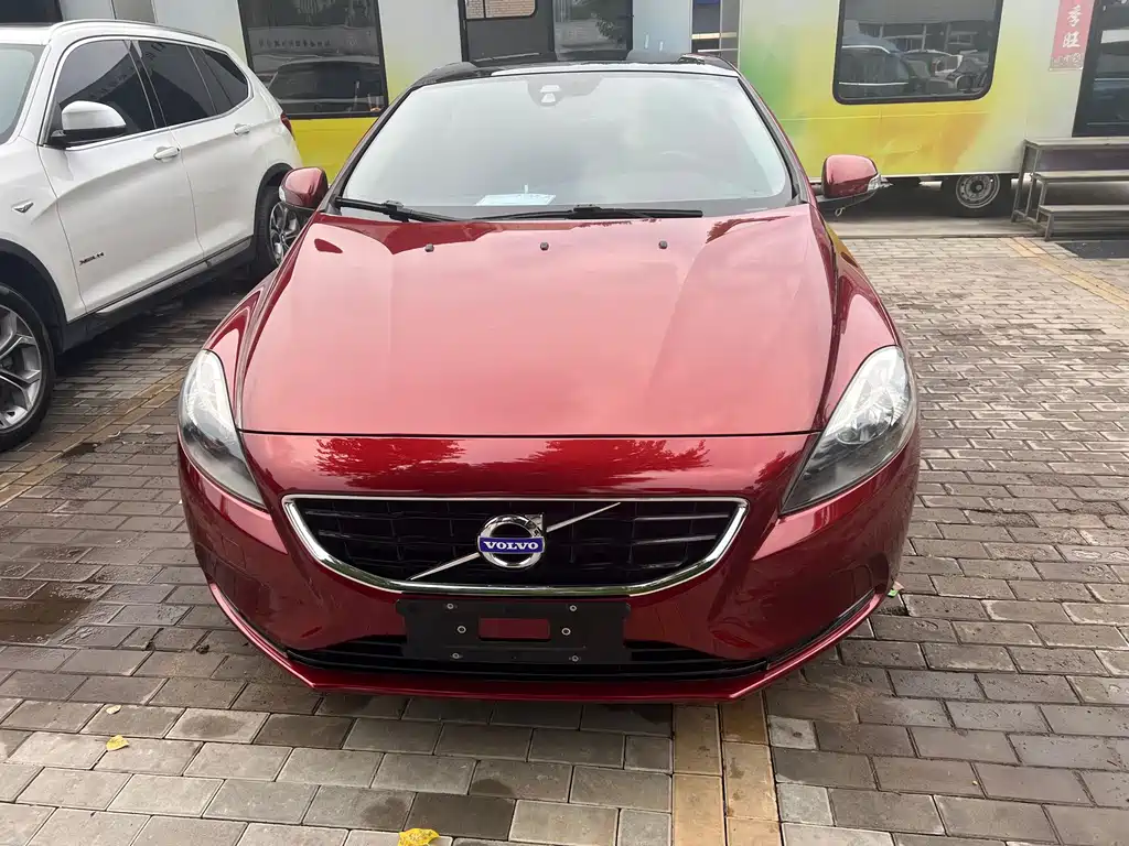 Volvo V40 — миниатюра 2