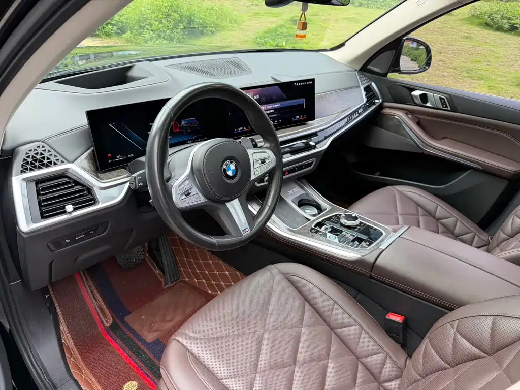 BMW X5 2023 xDrive 30Li Premium M Sport