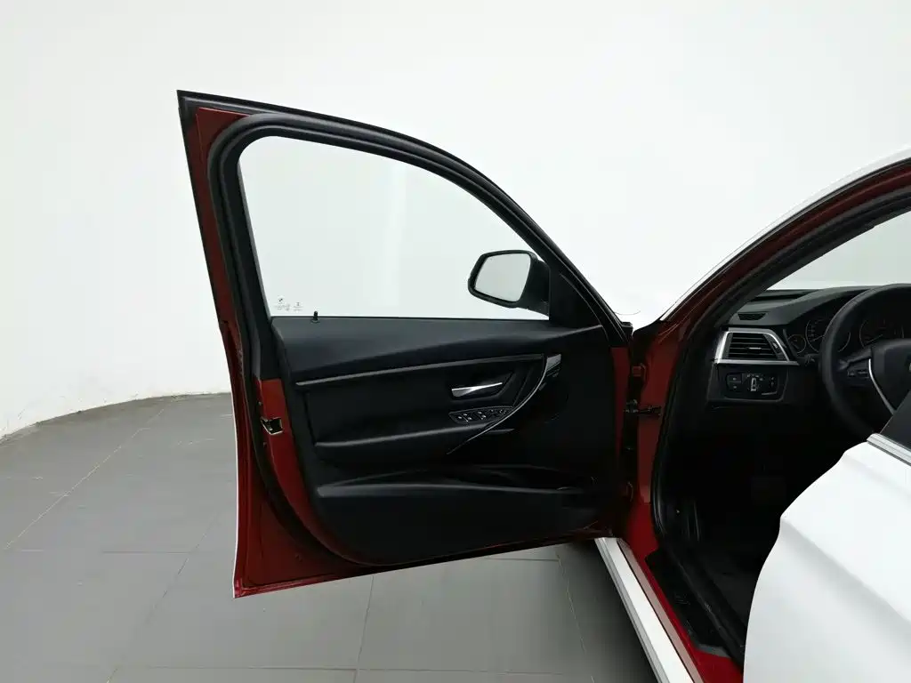 BMW 3 Series — миниатюра 8