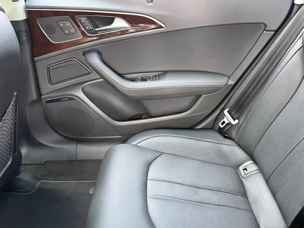 Audi A6L 2014 35 FSI Luxury