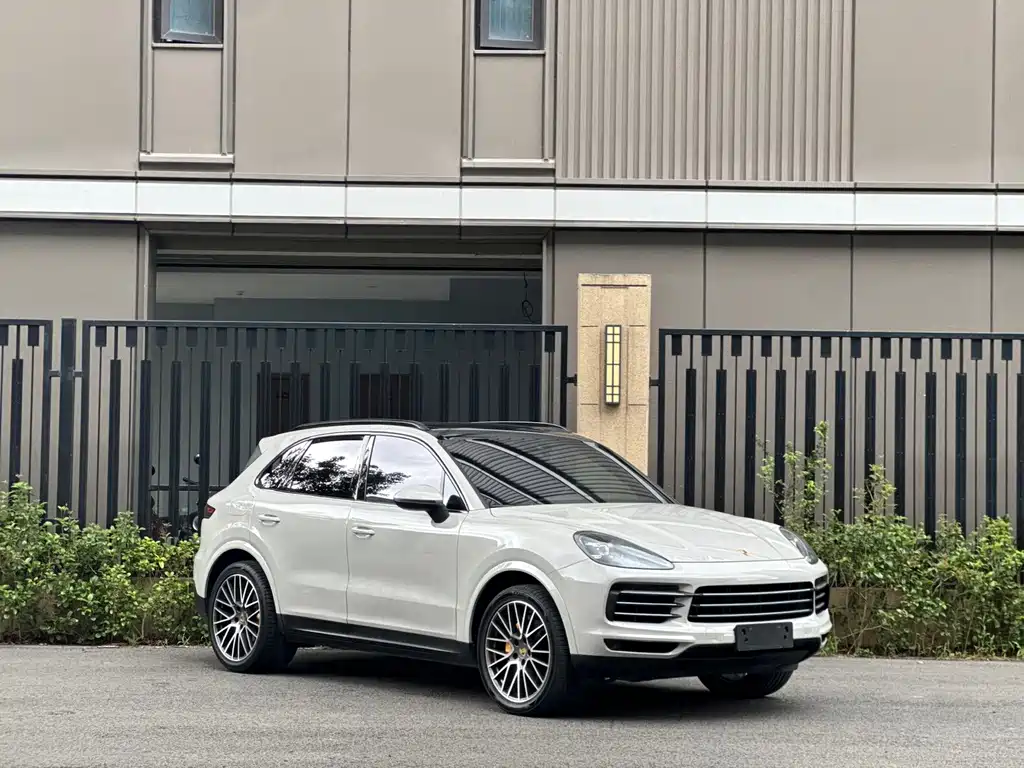 Porsche Cayenne — миниатюра 3