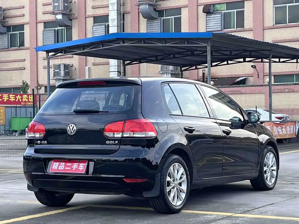 Volkswagen Golf 2012 1.6 AT Comfort