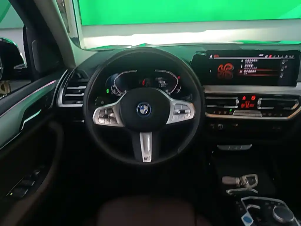 BMW iX3 — миниатюра 11