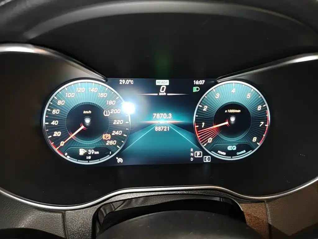 Mercedes-Benz C-Class — миниатюра 12