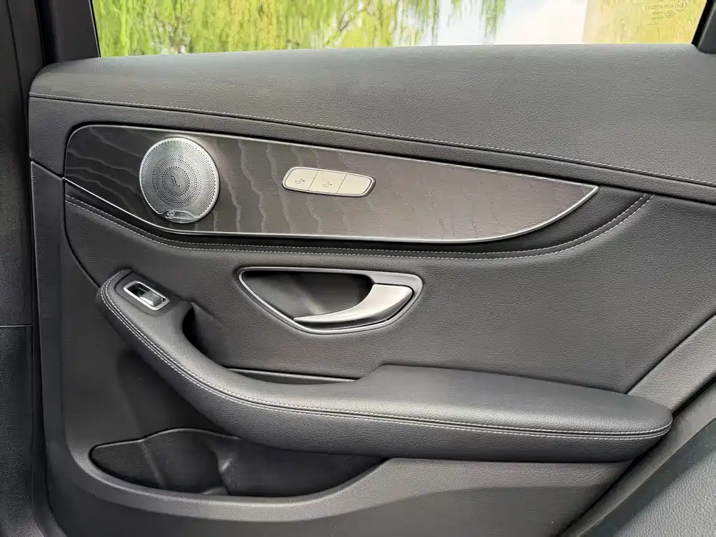 Mercedes-Benz C-Class — миниатюра 16