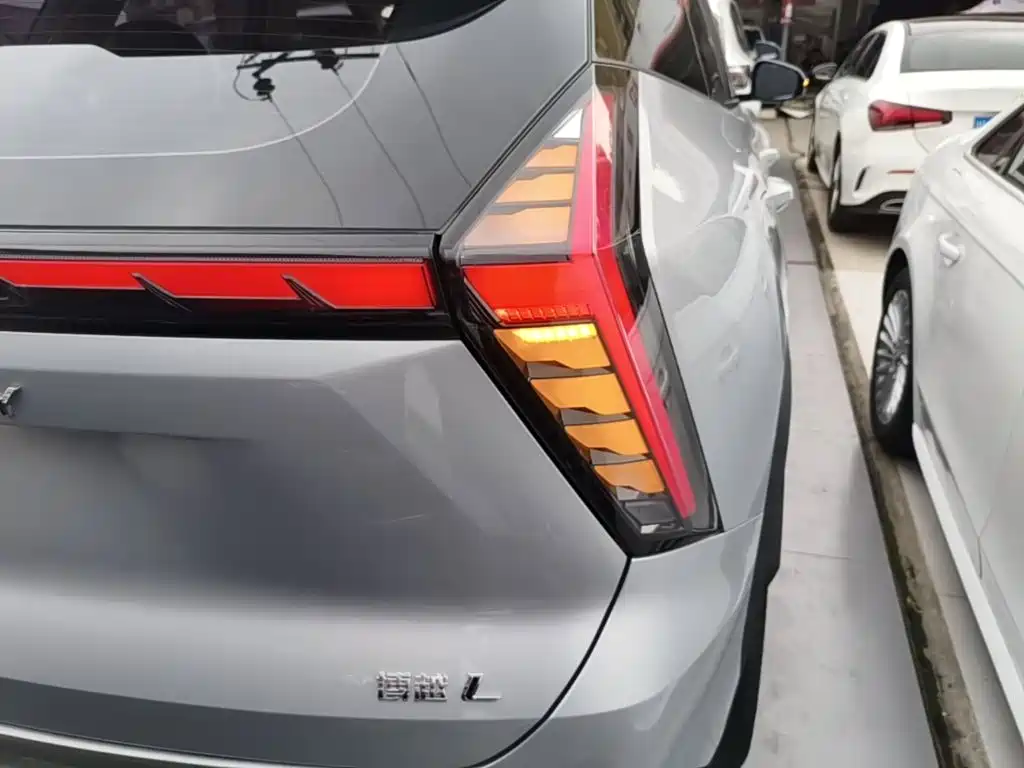 Geely Boyue L — миниатюра 8