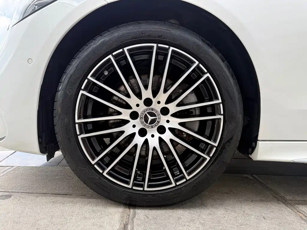 Mercedes-Benz C-Class — миниатюра 14