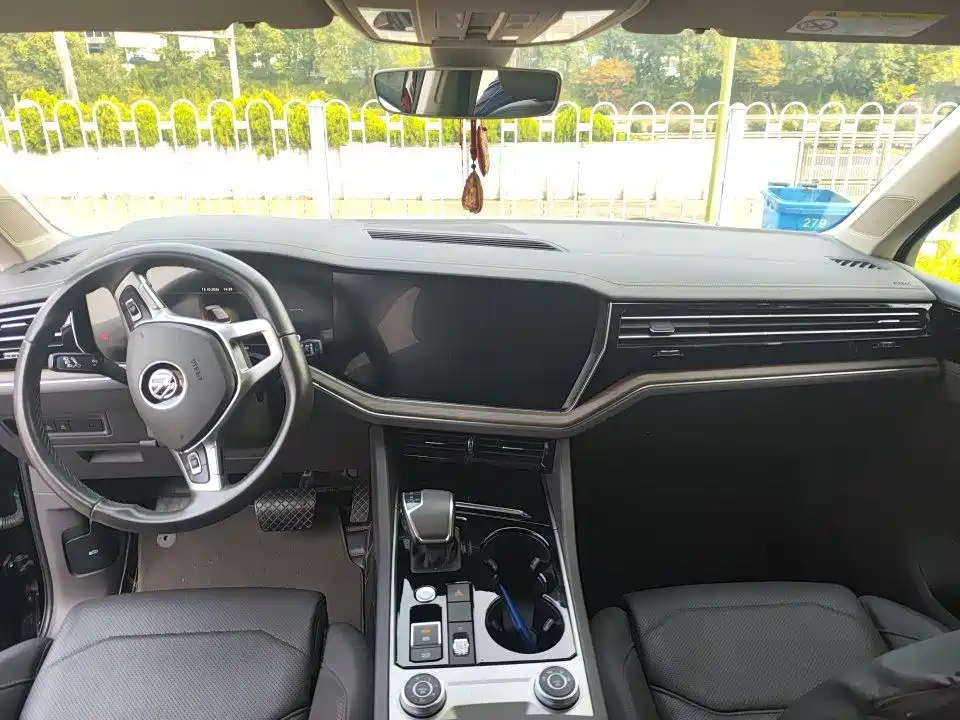 Volkswagen Touareg — миниатюра 6