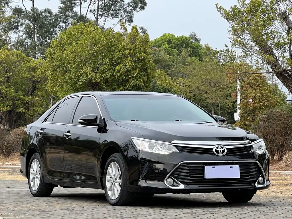 TOYOTA CAMRY