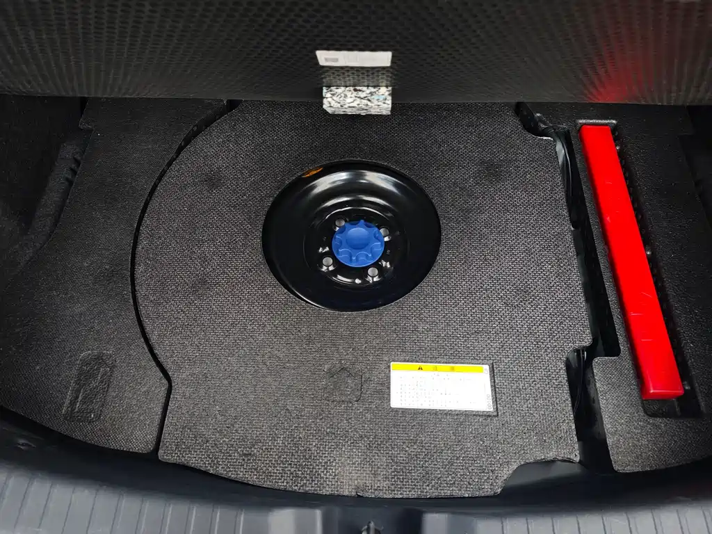 TOYOTA YARIS L ZHIXUAN