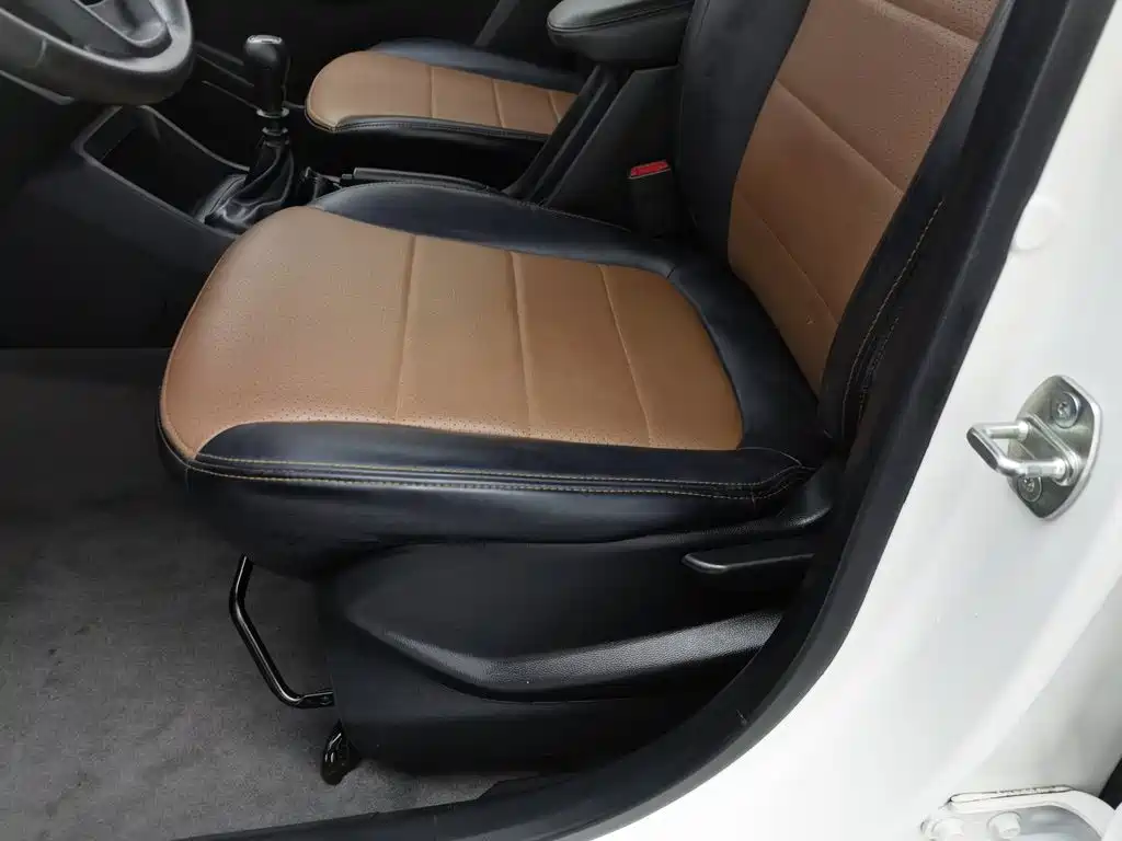 Wuling Hongguang — миниатюра 20