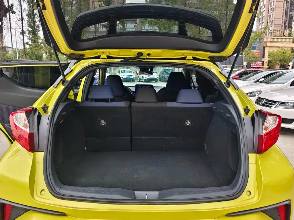 Toyota C-HR — миниатюра 9