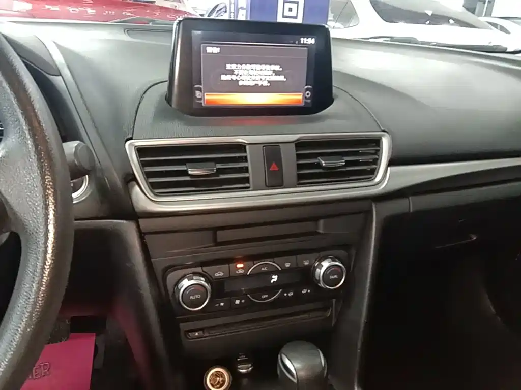 Mazda 3 Axela — миниатюра 13