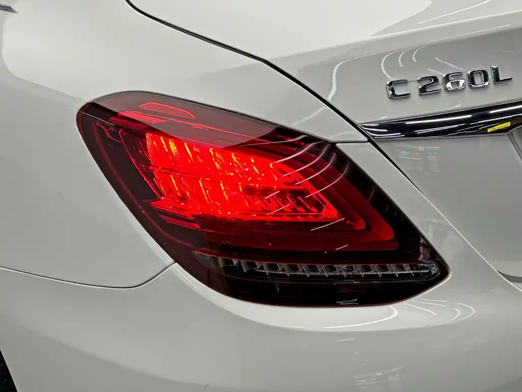 Mercedes-Benz C-Class — миниатюра 10