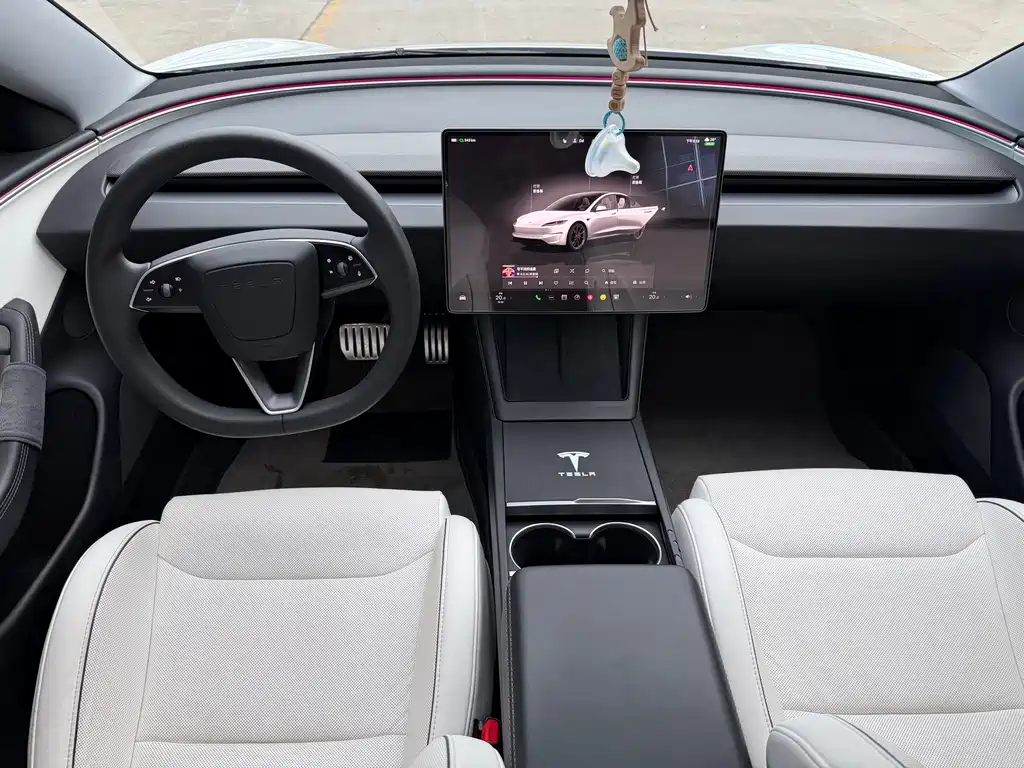 Tesla Model 3 — миниатюра 9