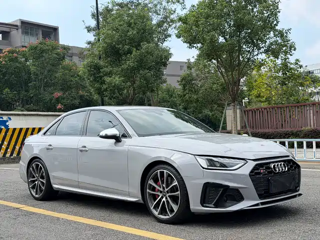 Audi S4