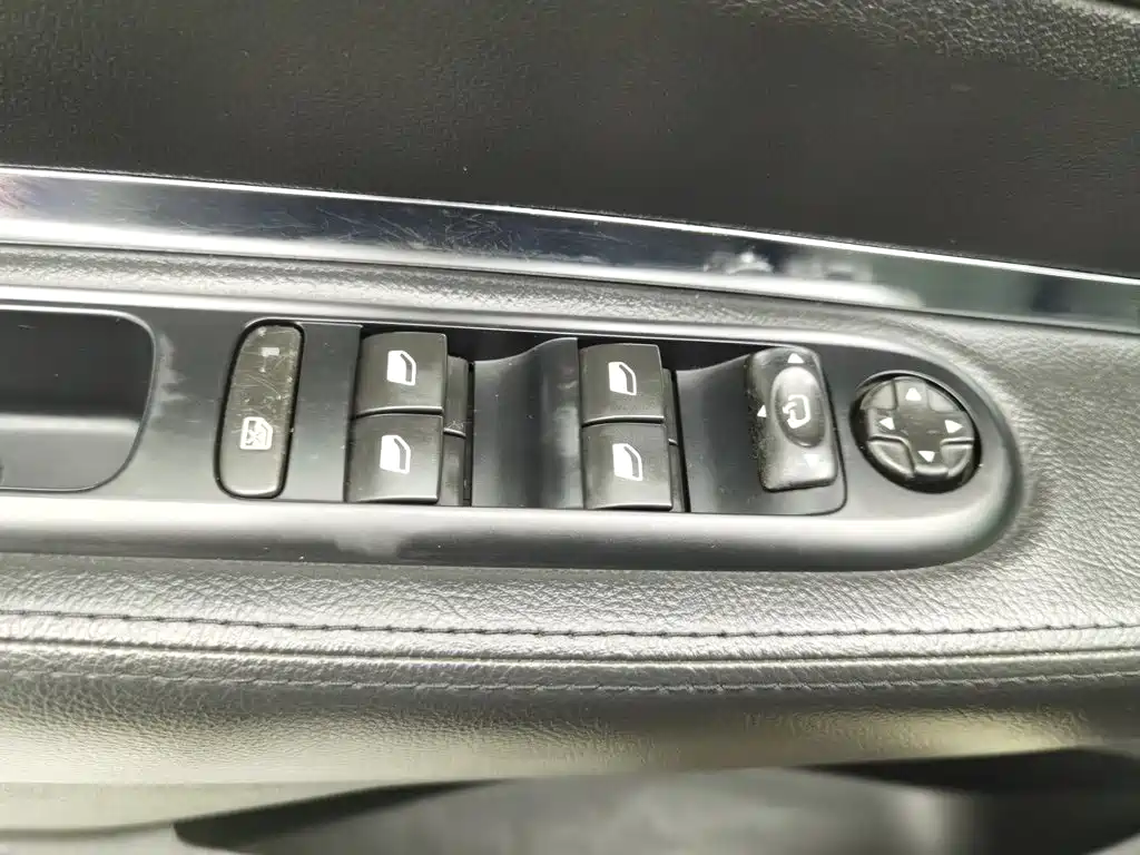 Peugeot 3008 — миниатюра 9
