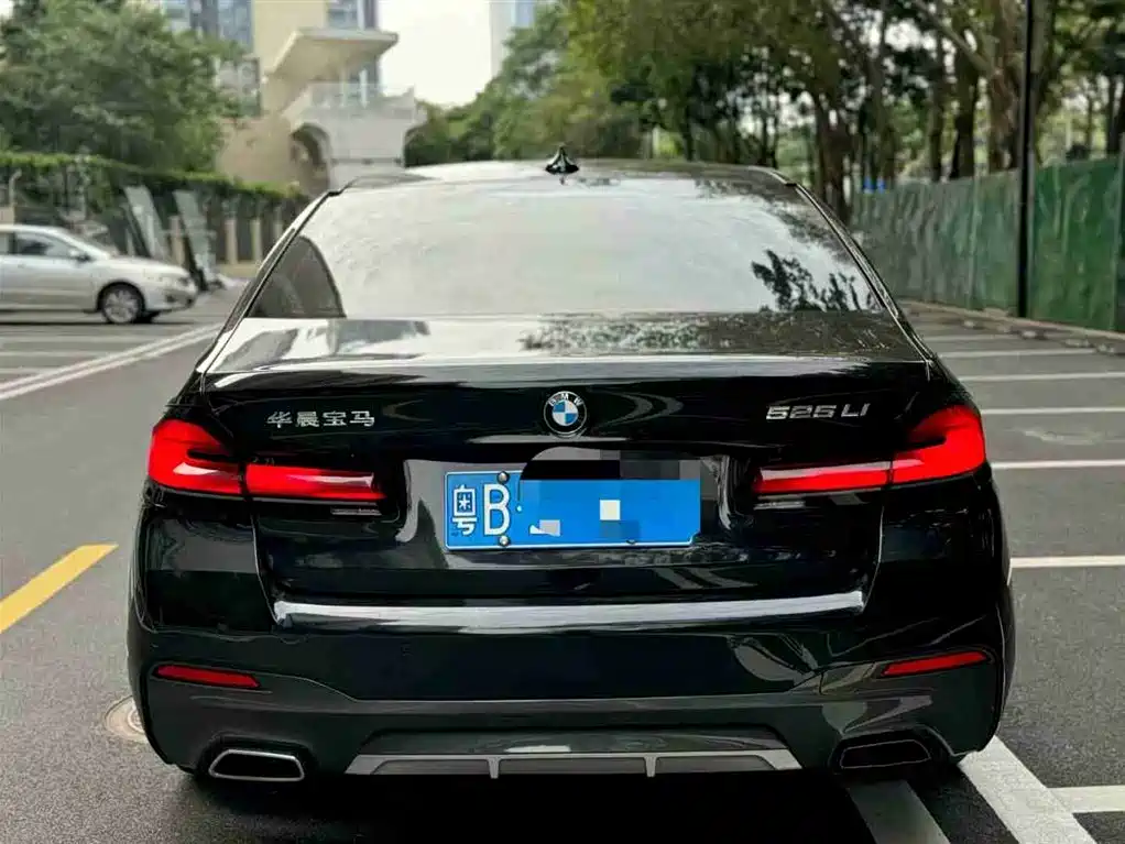 BMW 5 SERIES
