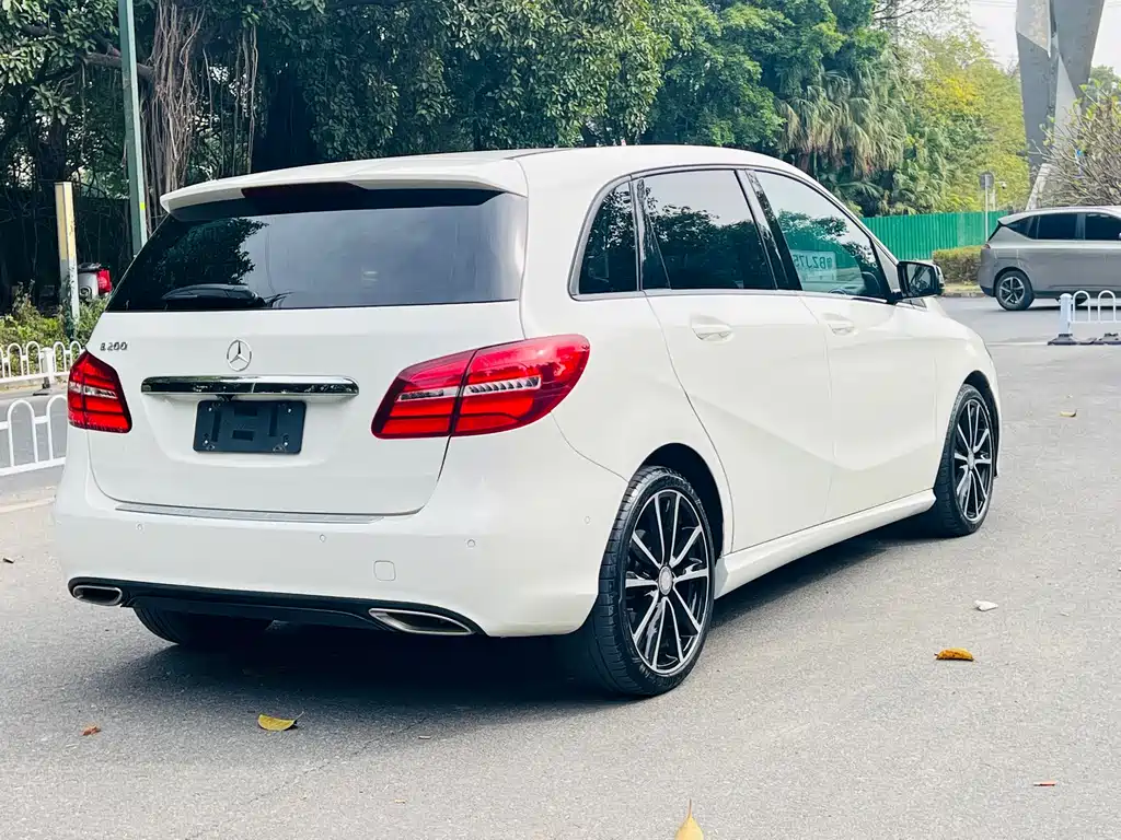 MERCEDES-BENZ B CLASS