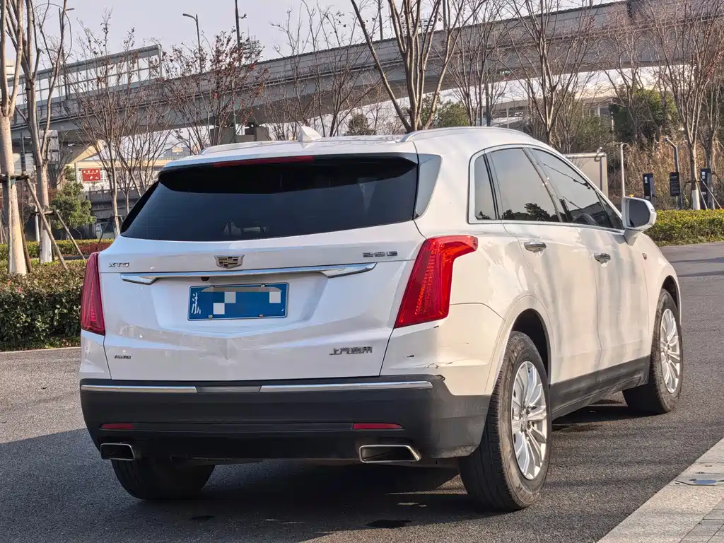 CADILLAC XT5