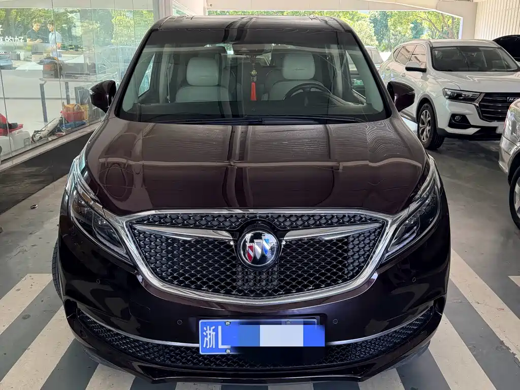 Buick GL8 — миниатюра 2