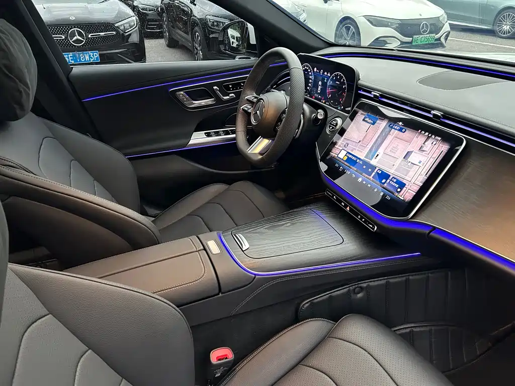 Mercedes-Benz E-Class — миниатюра 6