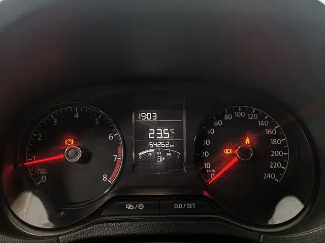 Volkswagen Polo 2016 1.4L MT