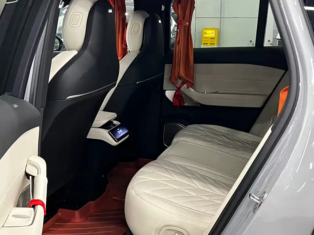 NIO ES6 — миниатюра 5