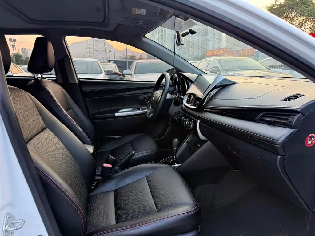 Toyota Yaris L — миниатюра 8