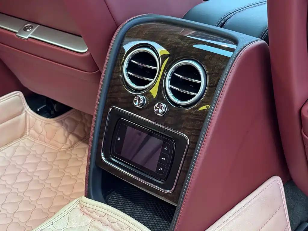 Bentley Flying Spur — миниатюра 19