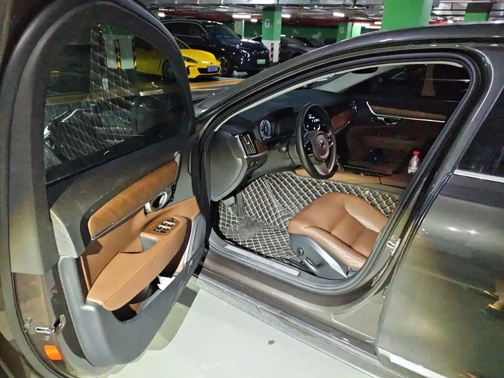 Volvo S90 — миниатюра 17