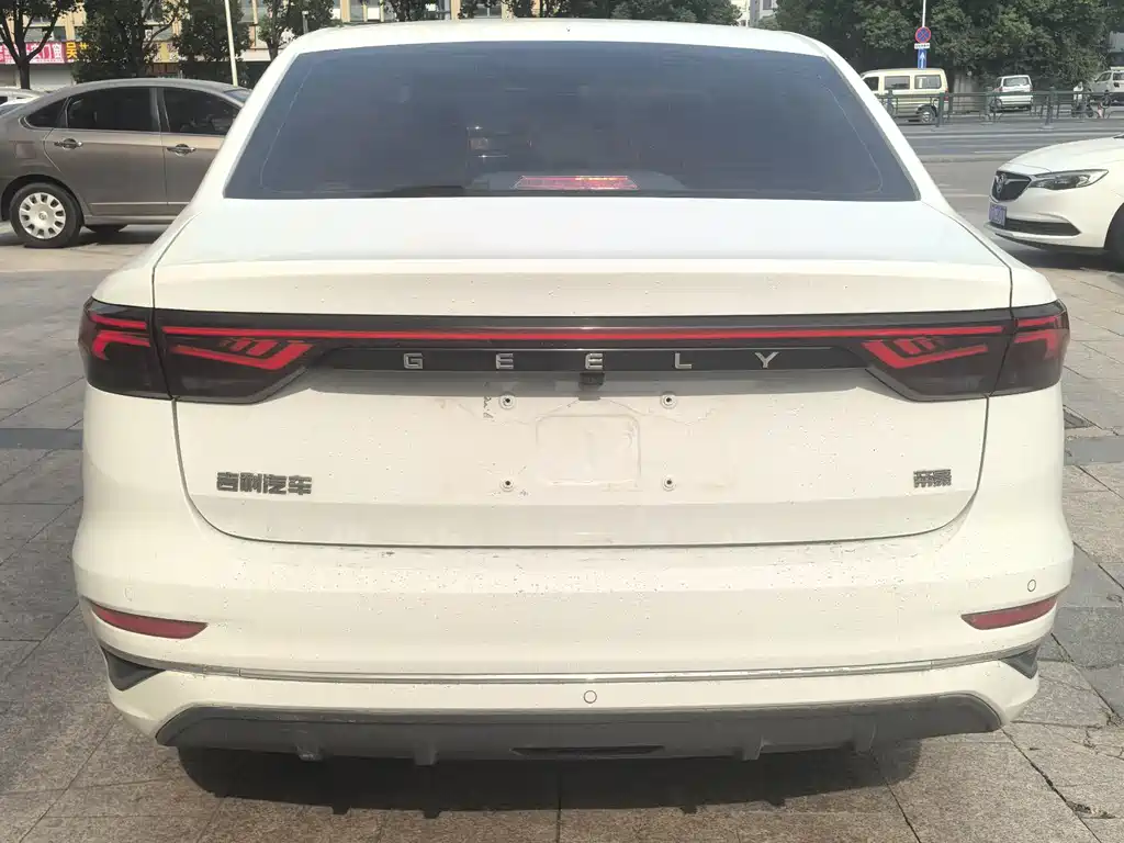 Geely Emgrand — миниатюра 8