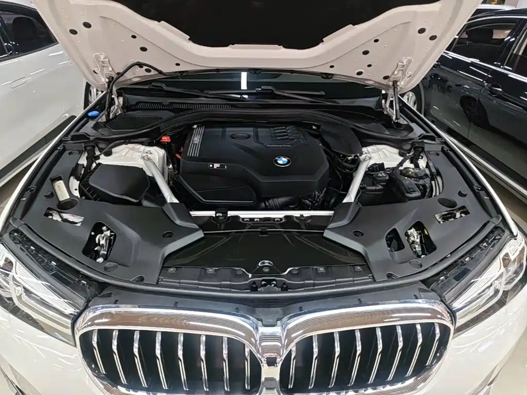 BMW 5 Series — миниатюра 20