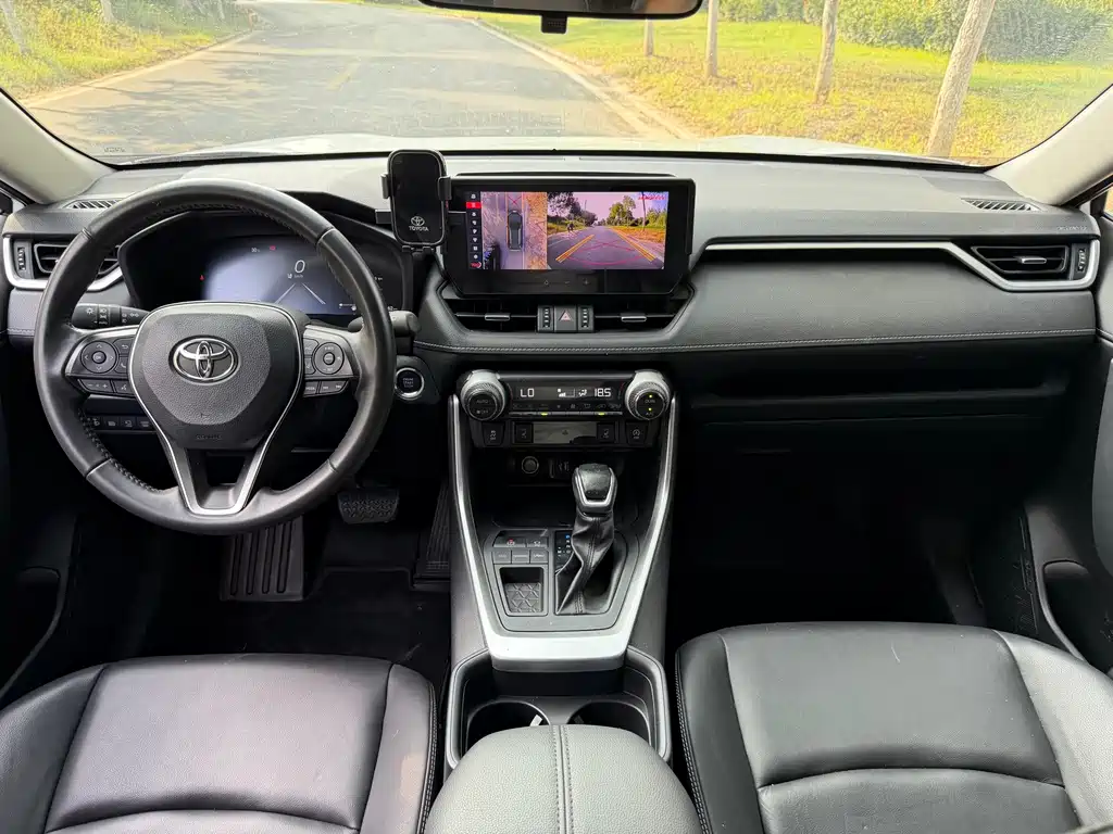 Toyota RAV4 — миниатюра 5