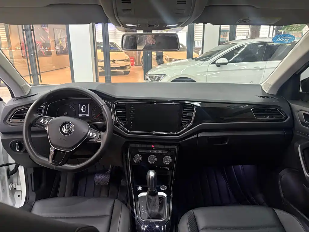 Volkswagen T-Roc — миниатюра 4