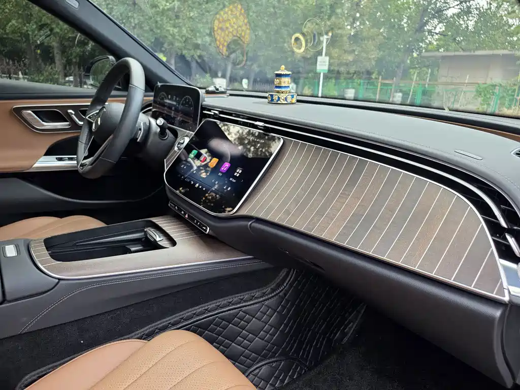 Mercedes-Benz E-Class — миниатюра 18