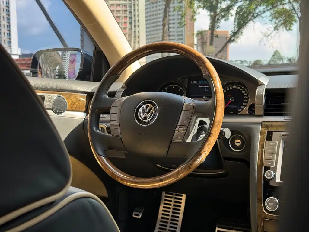 Volkswagen Phaeton — миниатюра 19