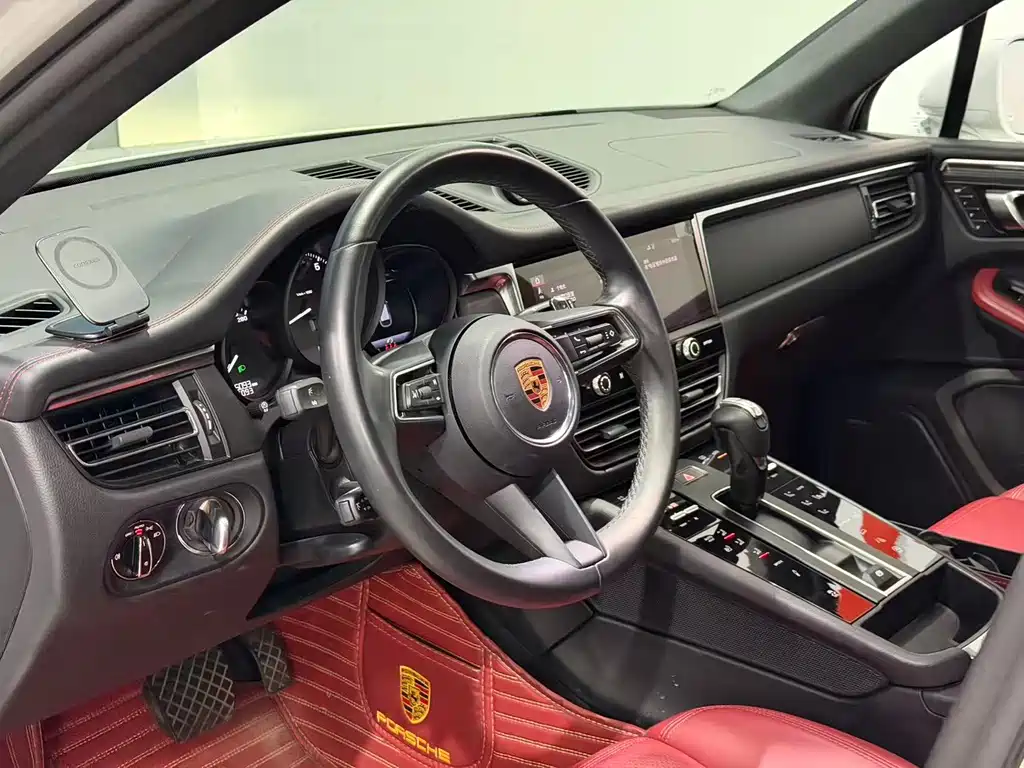 Porsche Macan — миниатюра 9