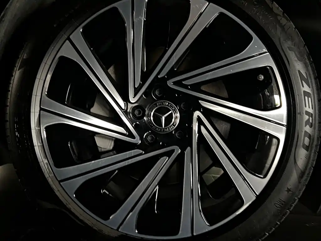 Mercedes-Benz E-Class — миниатюра 4