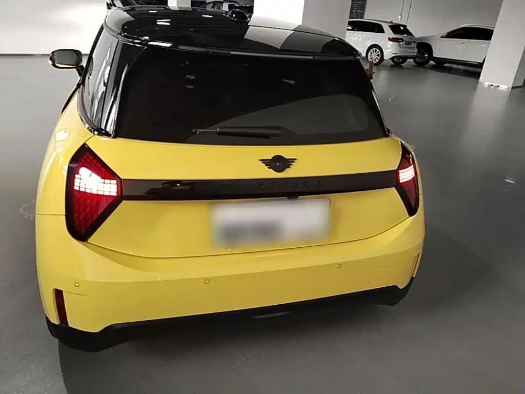 Mini COOPER 2024 456km COOPER E