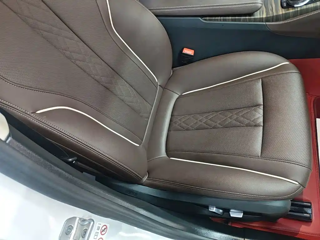 BMW 5 Series — миниатюра 25