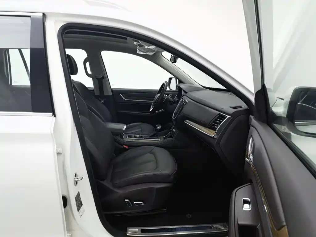 Roewe RX8 — миниатюра 23