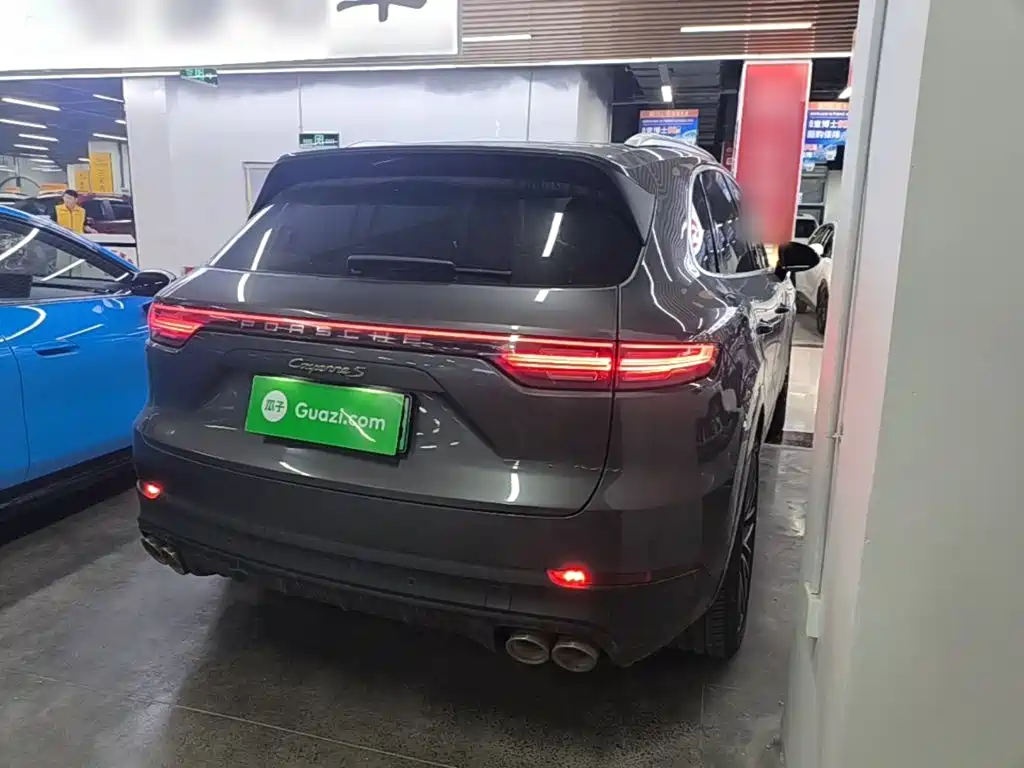 Porsche Cayenne Hybrid — миниатюра 7