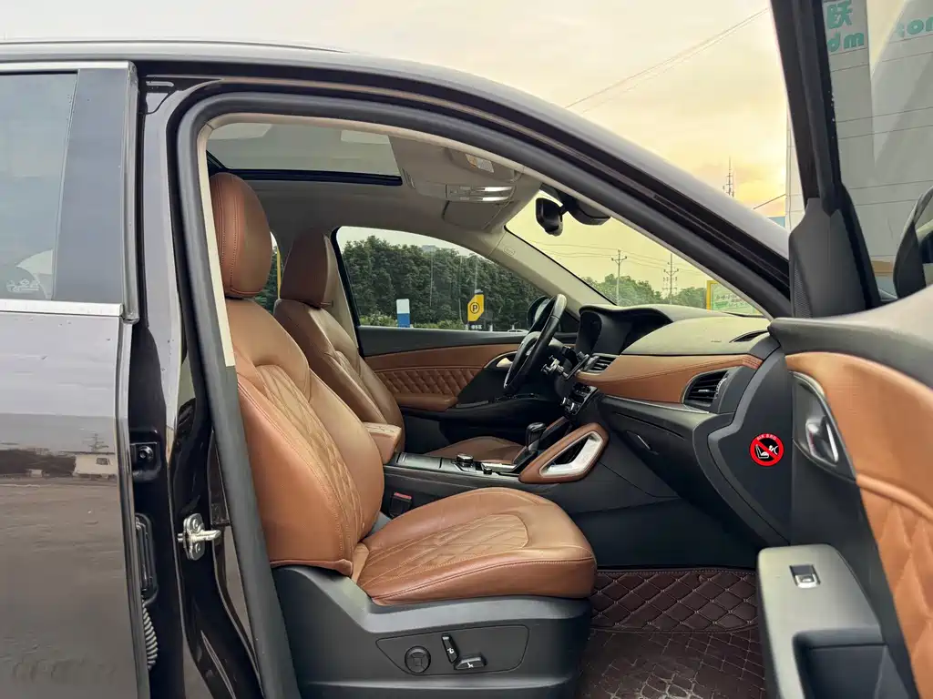 Borgward BX7 — миниатюра 16