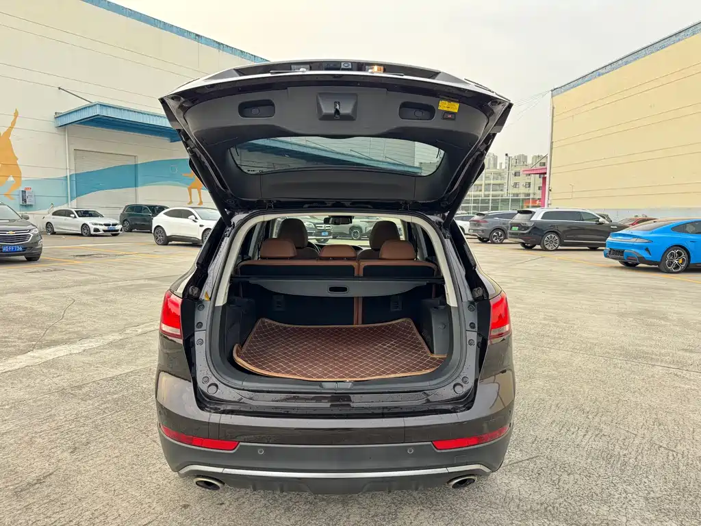 Borgward BX7 — миниатюра 14