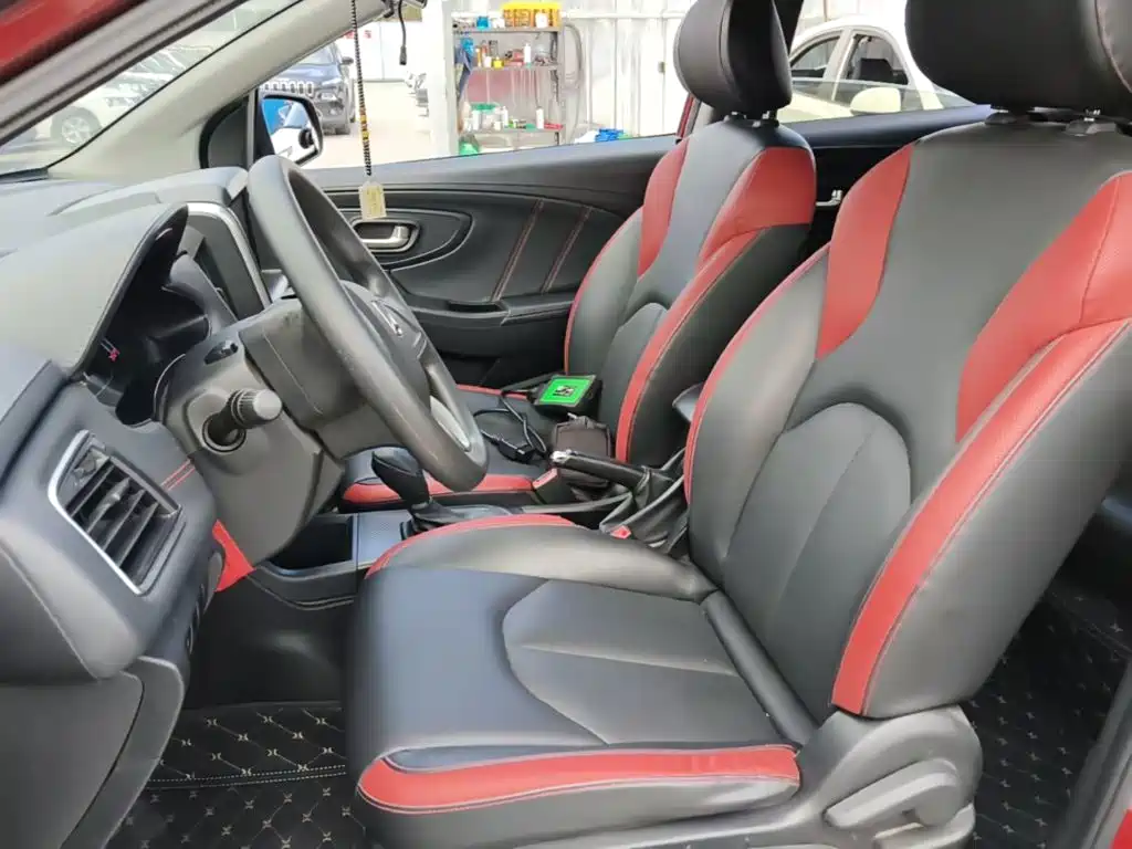 Luxgen U5 SUV — миниатюра 15
