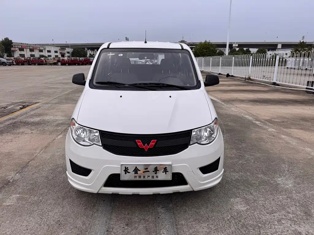Wuling Hongguang — миниатюра 2